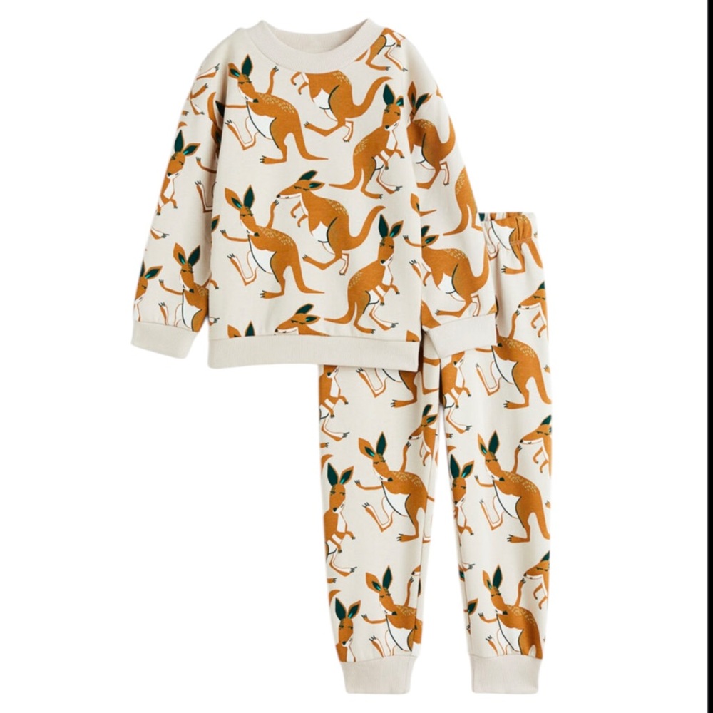 H&M 2 Piece Kangaroo Print Matching Set